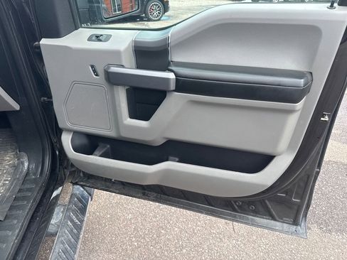 Used 2019 Ford F150 XLT w/ Equipment Group 302A Luxury AWD/4WD image 17