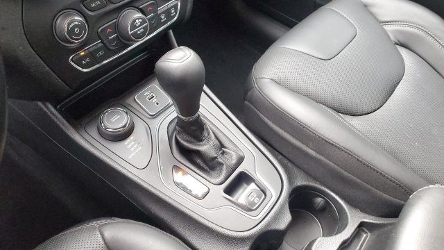 Certified 2021 Jeep Cherokee Latitude Lux w/ Comfort/Convenience Group AWD/4WD image 15