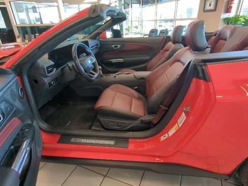 Used 2025 Ford Mustang GT Premium image 11