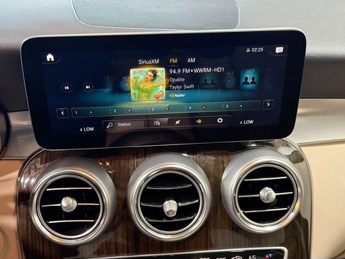 Used 2022 Mercedes-Benz GLC 300 image 29