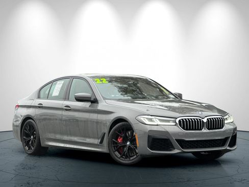 Used 2022 BMW 540i w/ M Sport Package image 2