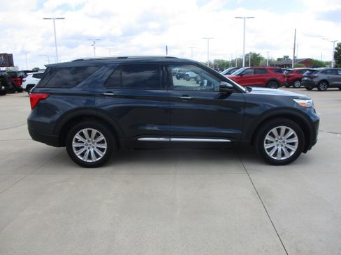 Used 2024 Ford Explorer Limited w/ Limited Technology Package AWD/4WD image 9