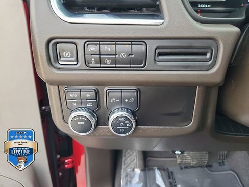 Used 2024 GMC Yukon SLT w/ SLT Luxury Package AWD/4WD image 23