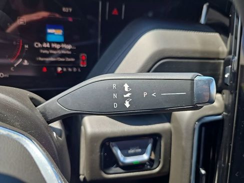 Used 2025 GMC Yukon XL Denali AWD/4WD image 18