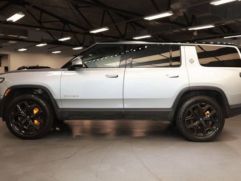 Used 2023 Rivian R1S Adventure image 4