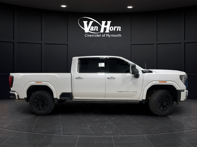 Used 2024 GMC Sierra 3500 Denali Ultimate AWD/4WD image 8