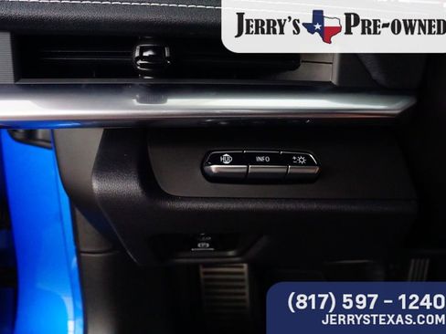 Used 2024 Chevrolet Corvette Stingray Preferred Cpe RWD image 17