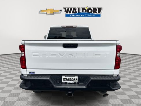 Used 2024 Chevrolet Silverado 2500 Custom w/ Custom Value Package AWD/4WD image 5