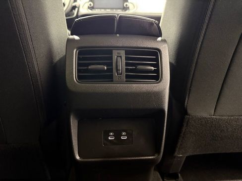 Used 2025 Nissan Rogue SV image 26