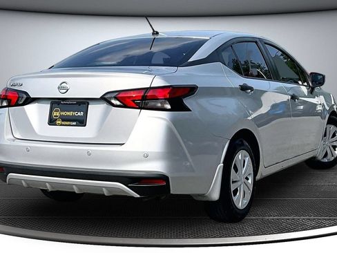 Used 2020 Nissan Versa S FWD image 6
