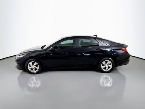 Used 2023 Hyundai Elantra SE image 6