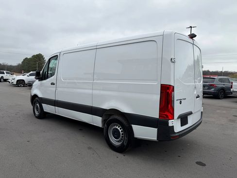 Used 2022 Mercedes-Benz Sprinter 1500 image 3