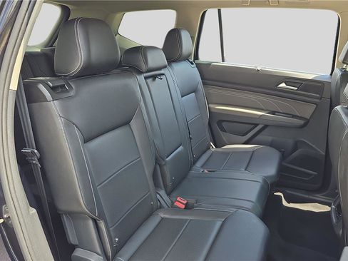 Used 2023 Volkswagen Atlas SEL AWD/4WD image 17