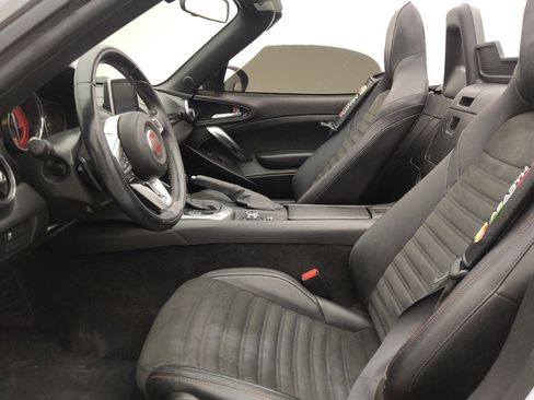Used 2017 FIAT 124 Spider Abarth RWD image 17