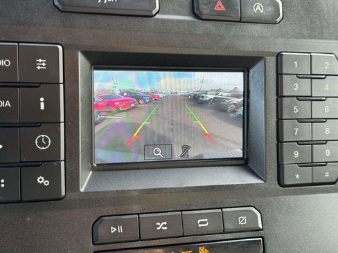 Used 2018 Ford F150 XLT image 4