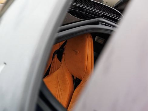 Used 2020 McLaren Speedtail RWD image 19
