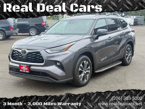 Used 2021 Toyota Highlander XLE AWD/4WD image 1