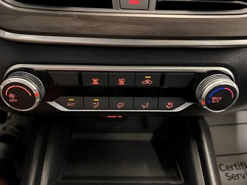 Used 2025 Nissan Altima 2.5 SV FWD image 19
