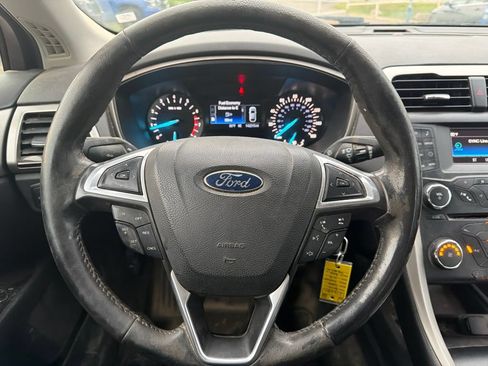 Used 2014 Ford Fusion SE w/ Equipment Group 202A FWD image 9