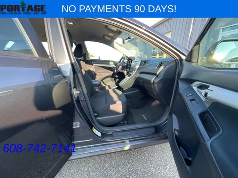Used 2011 Toyota Matrix FWD image 14