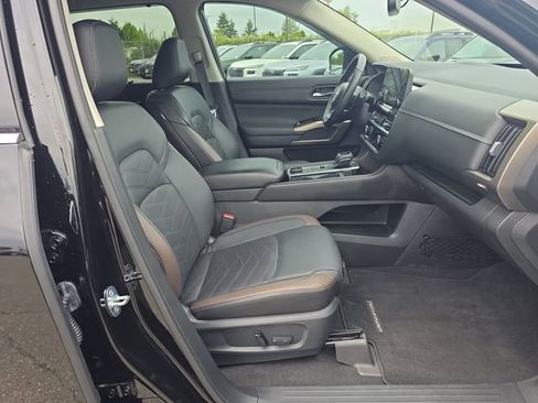 Used 2022 Nissan Pathfinder Platinum w/ Cargo Package AWD/4WD image 9