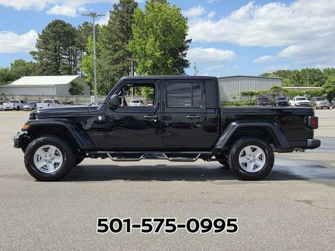 Used 2021 Jeep Gladiator Sport AWD/4WD image 2