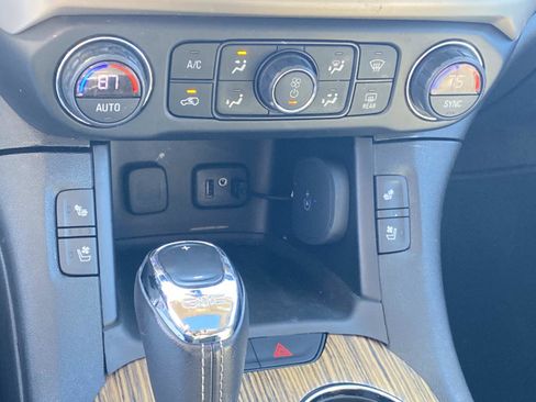 Used 2019 GMC Acadia Denali w/ Technology Package image 24