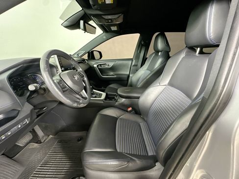 Used 2020 Toyota RAV4 XSE AWD/4WD image 32