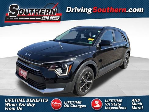 Used 2023 Kia Niro LX FWD image 1