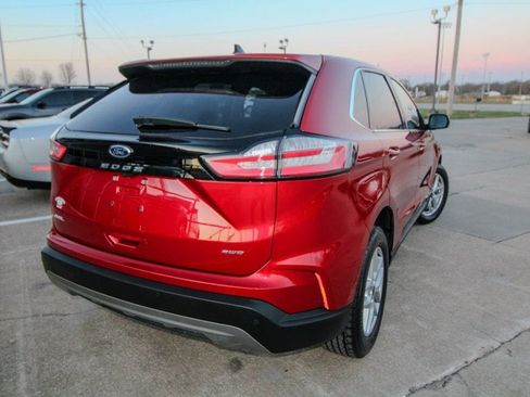 Used 2024 Ford Edge SEL AWD/4WD image 3
