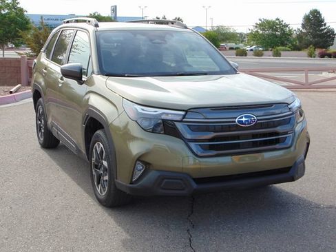 Certified 2025 Subaru Forester Premium AWD/4WD image 9