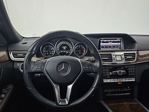 Used 2014 Mercedes-Benz E 250 BlueTEC 4MATIC Sedan image 22
