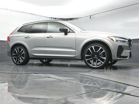 Used 2023 Volvo XC60 B5 Ultimate w/ Protection Package Premier FWD image 32