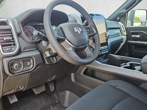 New 2026 RAM 2500 Big Horn AWD/4WD image 3