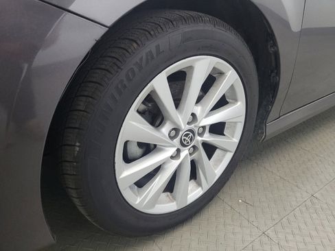 Used 2021 Toyota Camry LE w/ Convenience Package FWD image 31