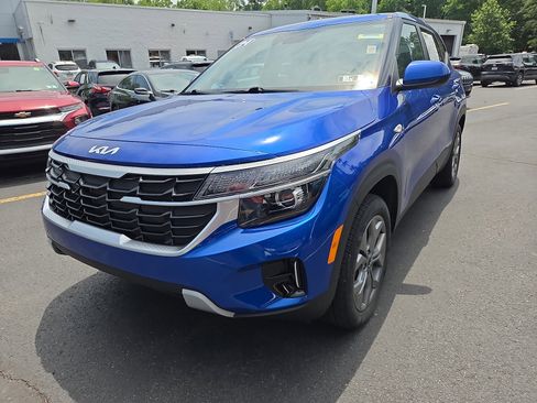Used 2024 Kia Seltos LX AWD/4WD image 6