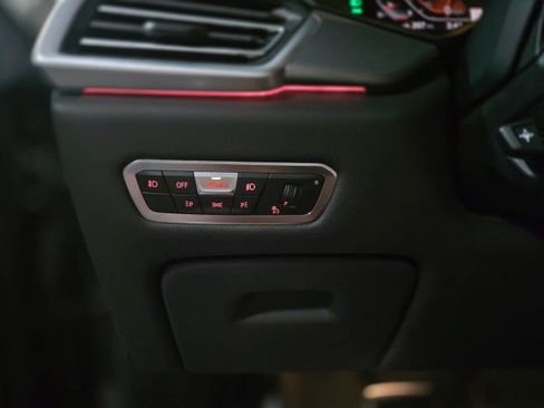 Used 2019 BMW X5 xDrive50i w/ M Sport Package image 31