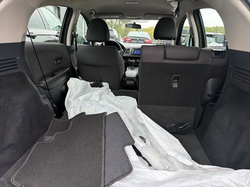 Used 2022 Honda HR-V LX image 11