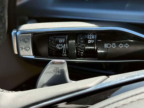 New 2026 Cadillac Lyriq V AWD/4WD image 19