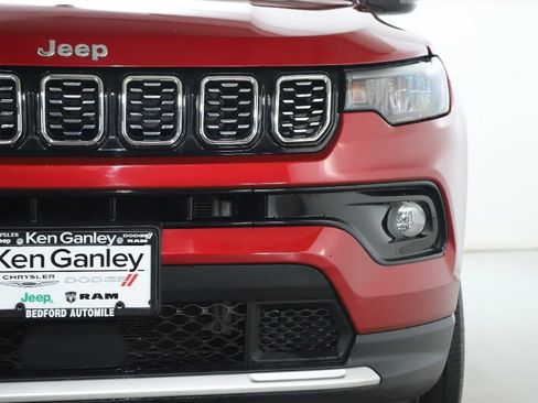 Used 2025 Jeep Compass Limited AWD/4WD image 7