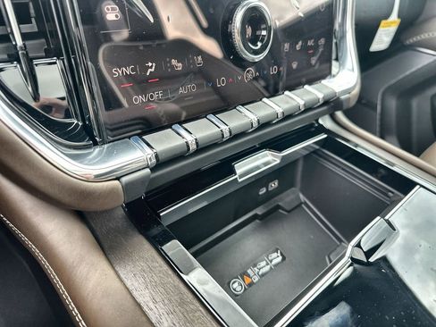 New 2026 GMC Yukon XL Denali Ultimate AWD/4WD image 27