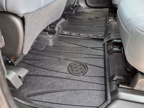 Used 2024 Buick Enclave Essence w/ Technology Package image 31