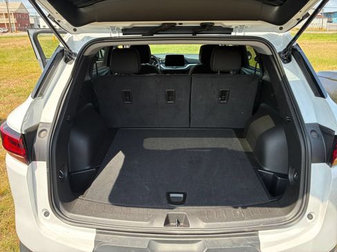 Used 2025 Chevrolet Blazer LT FWD image 25