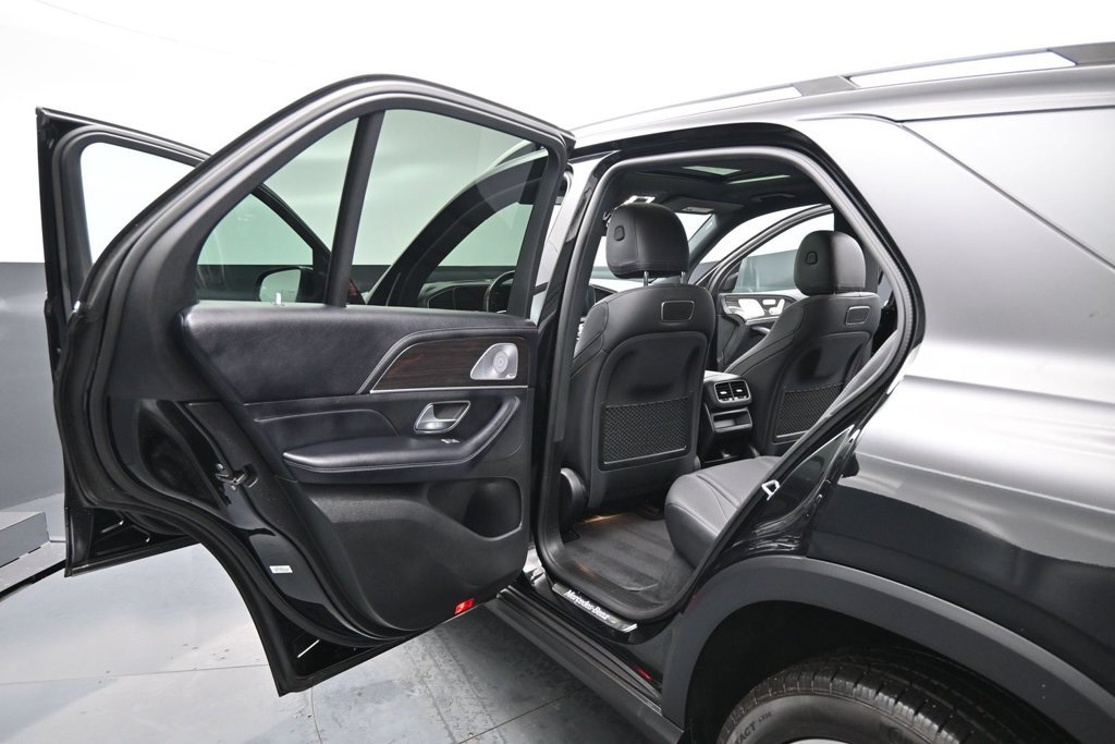 Used 2020 Mercedes-Benz GLE 350 w/ Premium Package image 16