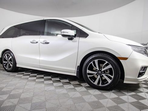 Used 2018 Honda Odyssey Elite image 3