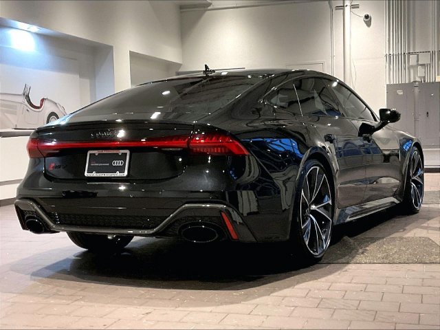 Used 2023 Audi RS 7 Sportback w/ Carbon Optic Package AWD/4WD image 7
