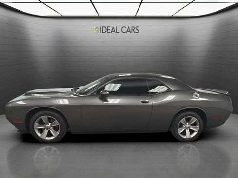 Used 2019 Dodge Challenger SXT RWD image 8