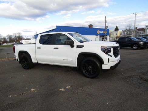 Used 2024 GMC Sierra 1500 Pro w/ Graphite Edition image 10