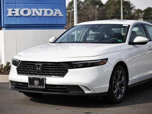 Used 2023 Honda Accord EX image 2