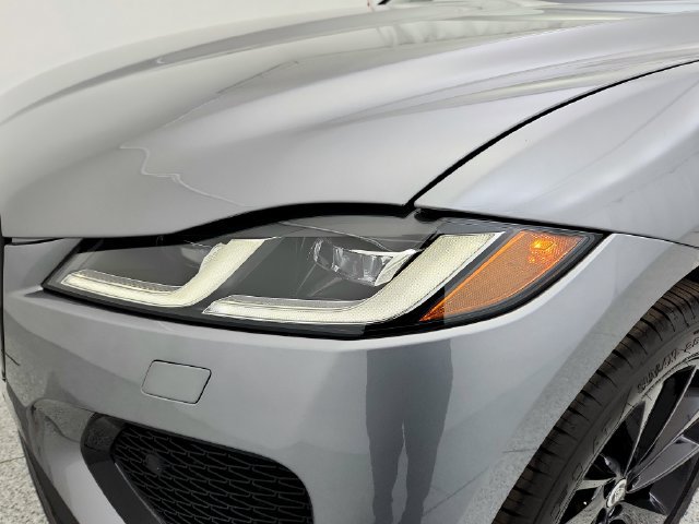Certified 2026 Jaguar F-PACE R-Dynamic S AWD/4WD image 18